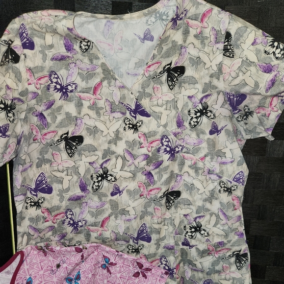 SCRUBS - Picture 2 of 5